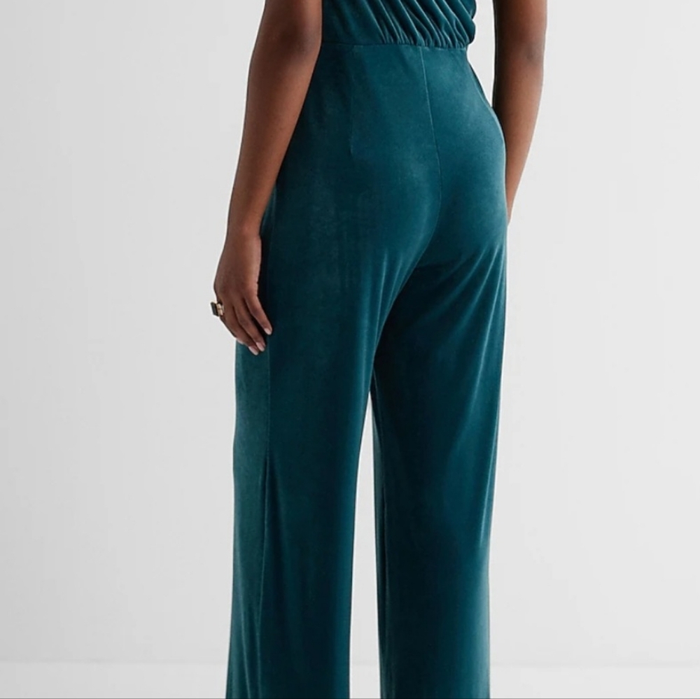 ✨️Final Price✨️NWT Sz M Express Teal Velvet One Shoulder Jumpsuit - Picture 7 of 8